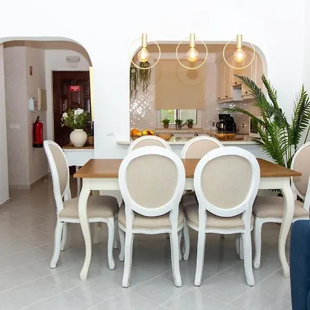 Golf House - Luxurious & Garden View & Golf & Tennis Court Албуфейра