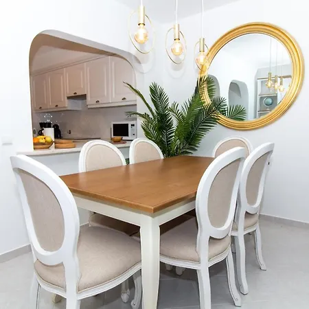 Golf House - Luxurious & Garden View & Golf & Tennis Court アパート